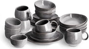 Set di piatti e tazze da tavola in materiale ecocompatibile