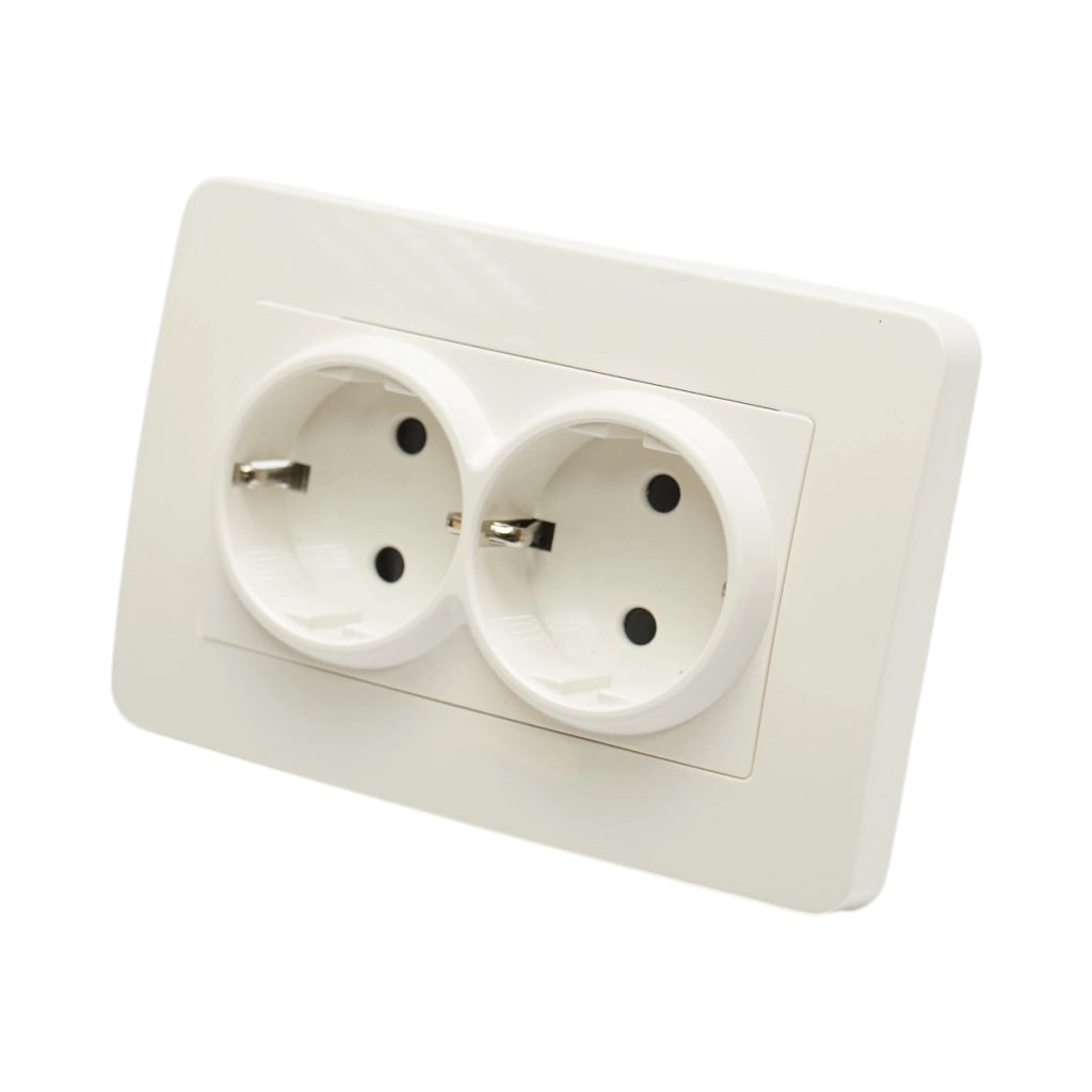Presa Schuko doppia bianca da incasso 220V, 16A, PC 83x150mm