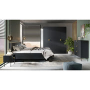 Camera completa MONDO – Nero strutturato e dorato – Letto 180x200 con doghe + Armadio + Cassettiera + 2 comodini
