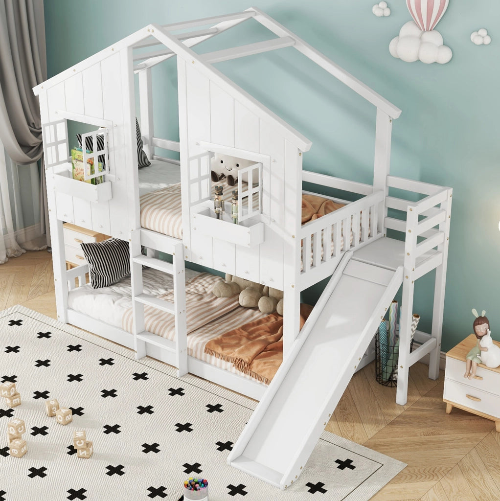 Letto a castello per bambini con scivolo, finestre e scala a 3 gradini