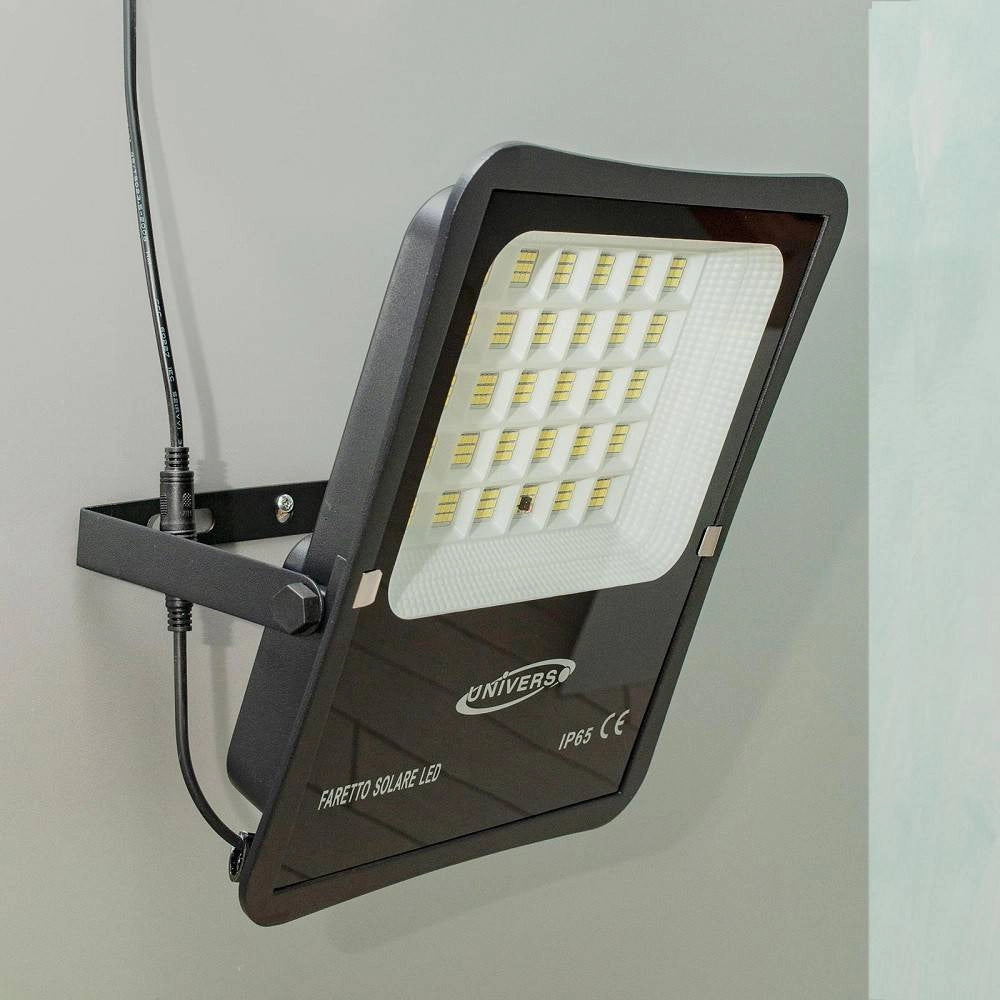 Trade Shop - Faro Con Pannello Solare Ip65 E Sensore Crepuscolare Proiettore 50 100 200 300w -  50 Watt