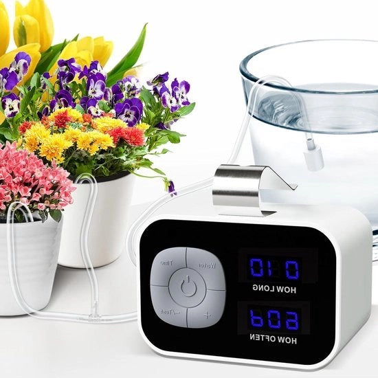 Sistema di irrigazione automatico con timer programmabile e alimentazione USB