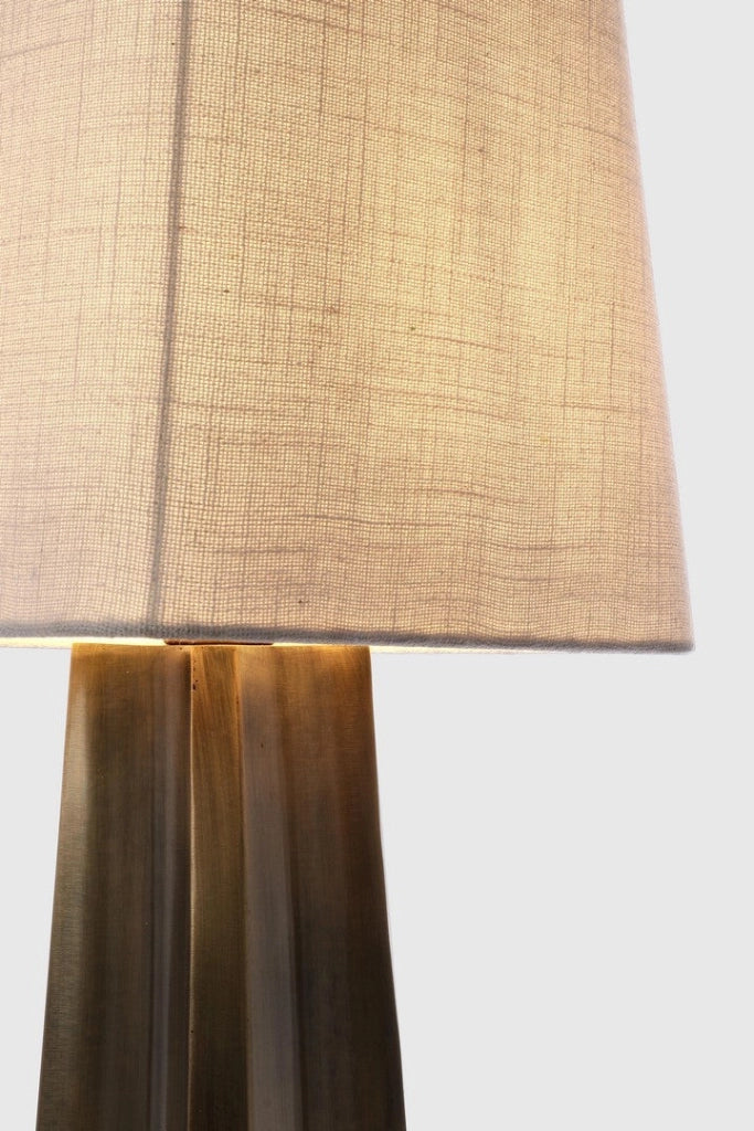 Lampada da Tavolo con Base in Metallo e Paralume in Cotone - SAKURA