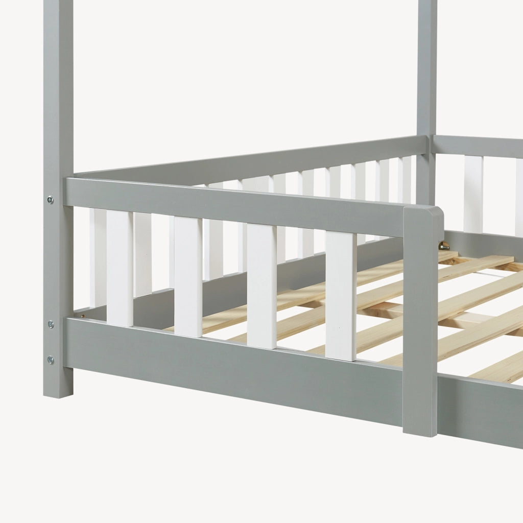 Letto per Cameretta Treviolo a Forma di Casetta in Stile Montessori 140x200 cm Grigio Chiaro/Bianco [en.casa]