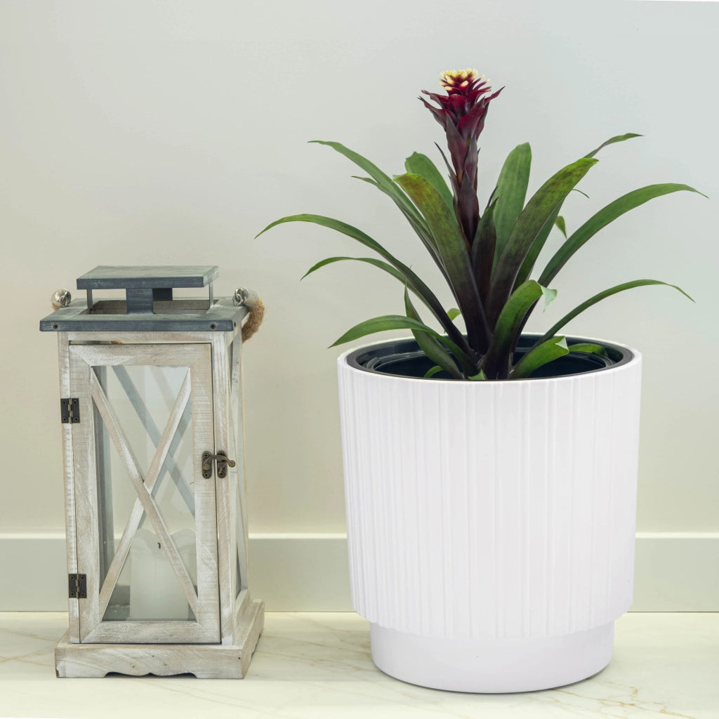 Vaso da fiori KADAX da 40 cm con coperchio e inserto, in plastica bianca.