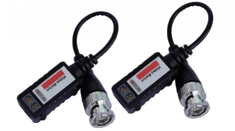 Coppia balun combinali per trasmissione video su cavo ethernet