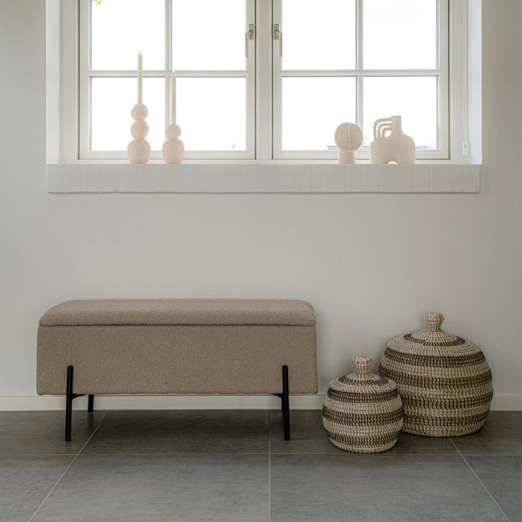 Panchetta Watford con contenitore in bouclé beige, 95 cm