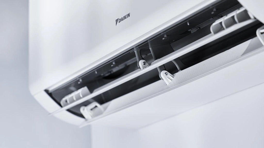 Climatizzatore Condizionatore Daikin Bluevolution Quadri Split Inverter serie PERFERA ALL SEASON 7+7+9+15 con 4MXM68A R-32 Wi-Fi Integrato 7000+7000+9000+15000 Garanzia Italiana