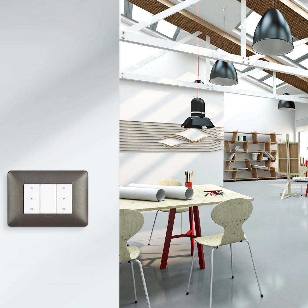 Bticino matix placca 3 posti tecnopolimero colorata am4803 *** colore iron grigio scuro, confezione 1
