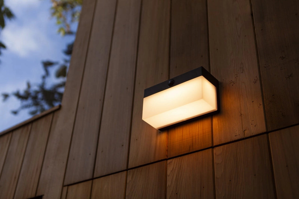 Applique esterno FRAN nero LED 10W con sensori Lutec