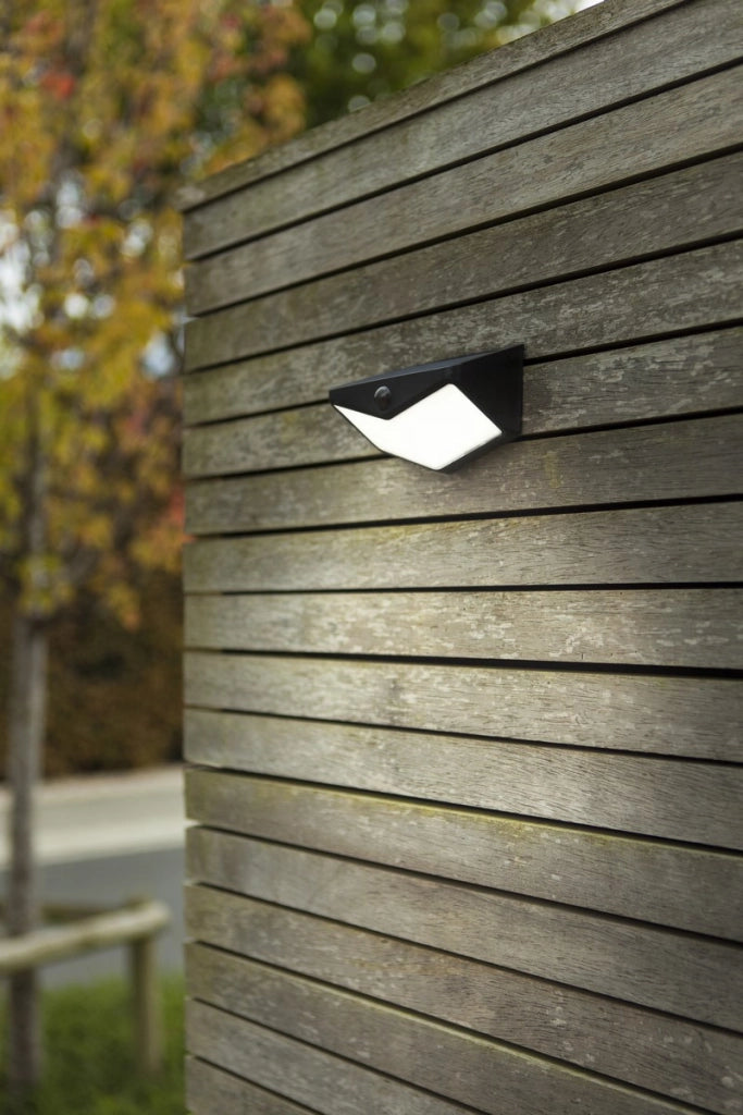 Applique da esterno solare LED PIR nera LUTEC WINGS