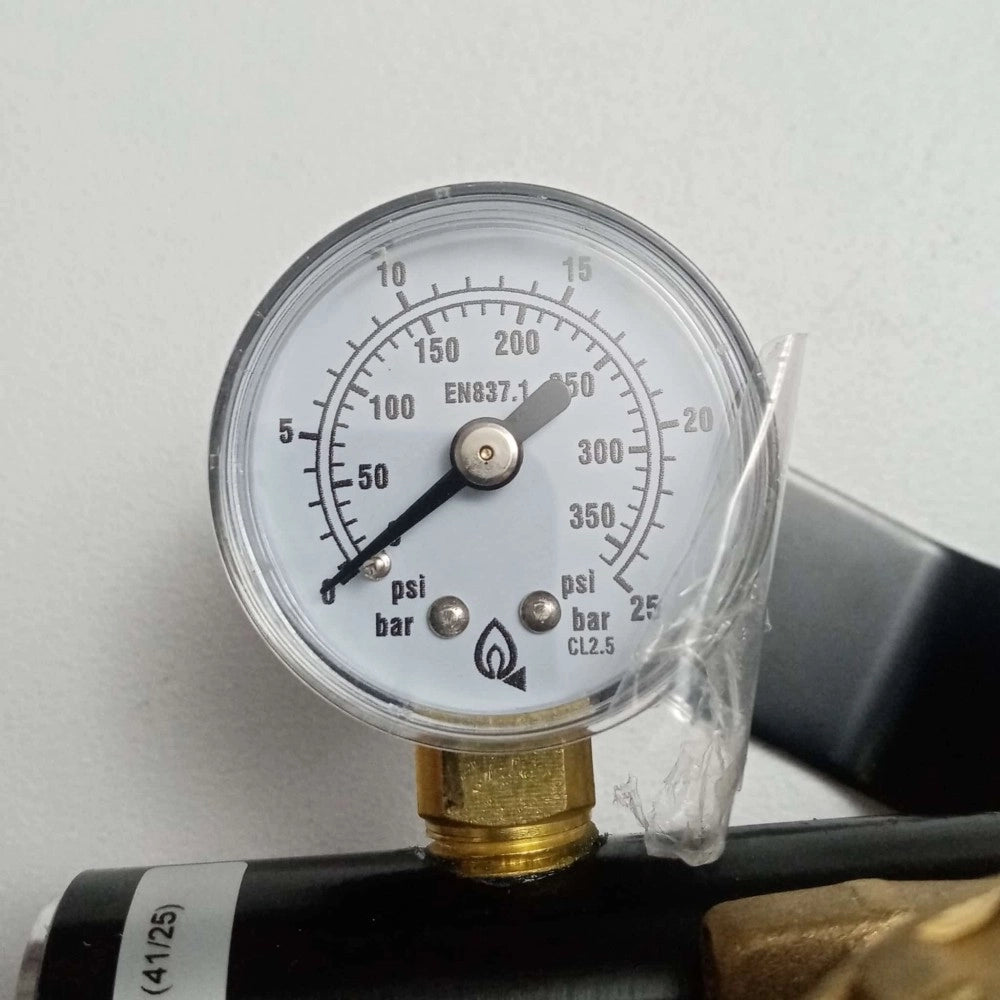 Centralina manifold per due bombole gas gpl con manometro e valvola di sicurezza
