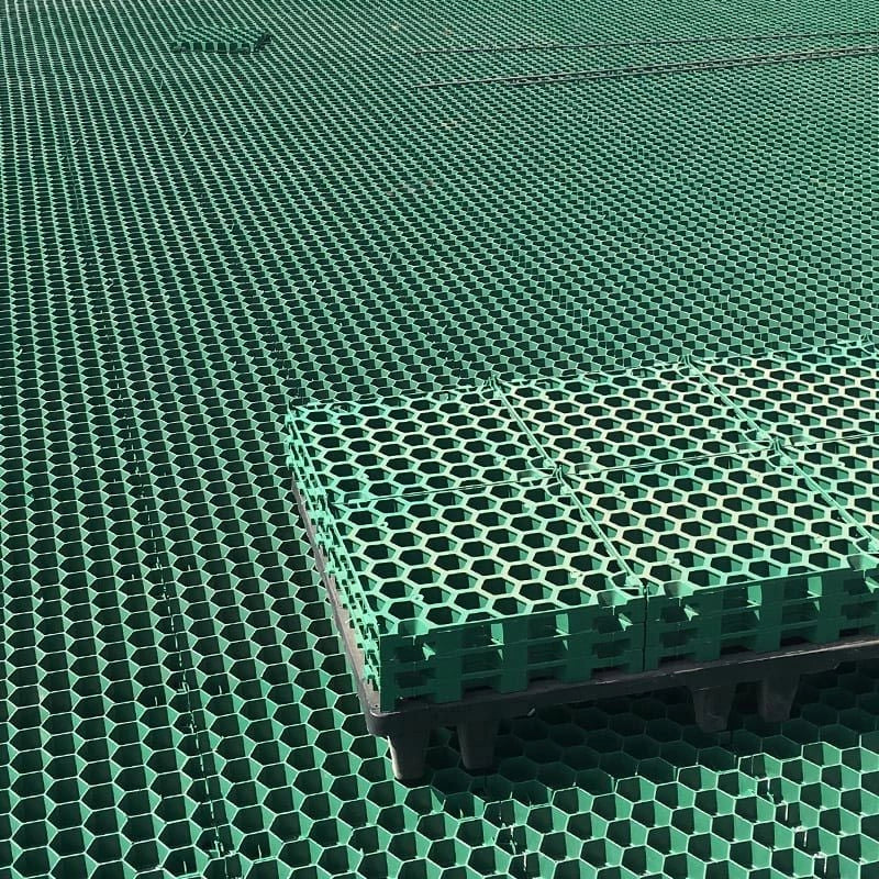 PIASTRE ESTERNO GREEN PARKING VERDE 40X40 DI ARCA