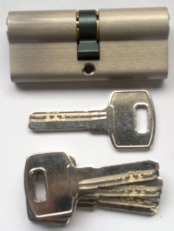 CILINDRO DI SICUREZZA MM.110 (50-60) SUPER MATRA CON 5 CHIAVI PIATTE E CORREDATI CON CARTA DI PROPRIETA'