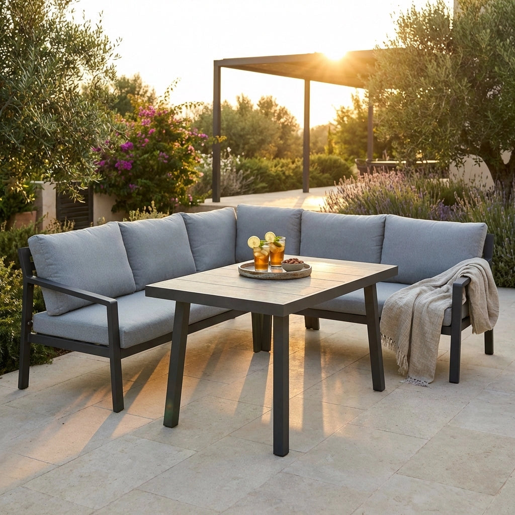 Salotto angolare da giardino con cuscini e tavolino - TRIESTE