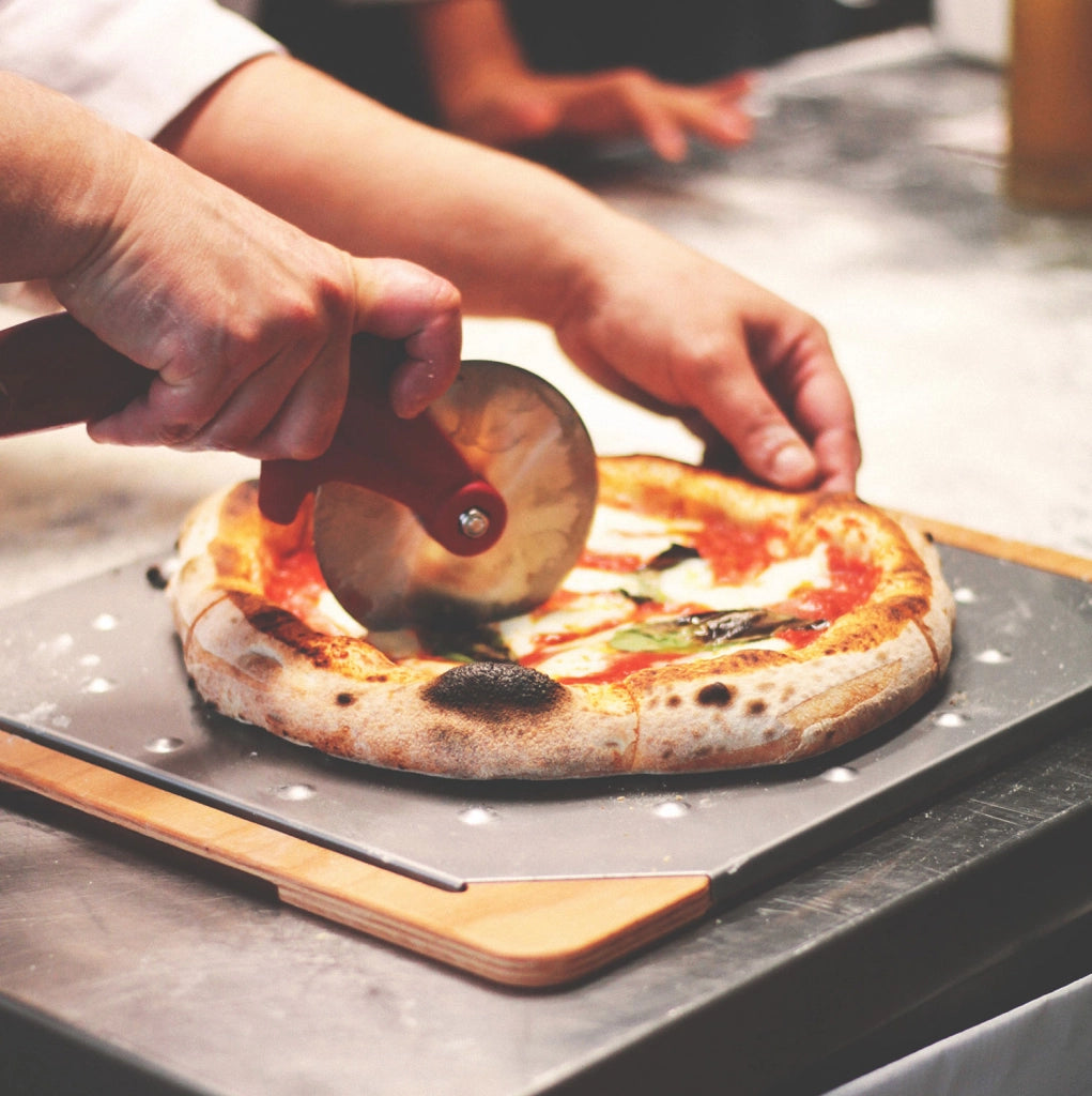 Rotella Taglia Pizza Regina Abs/Acciaio Rossa