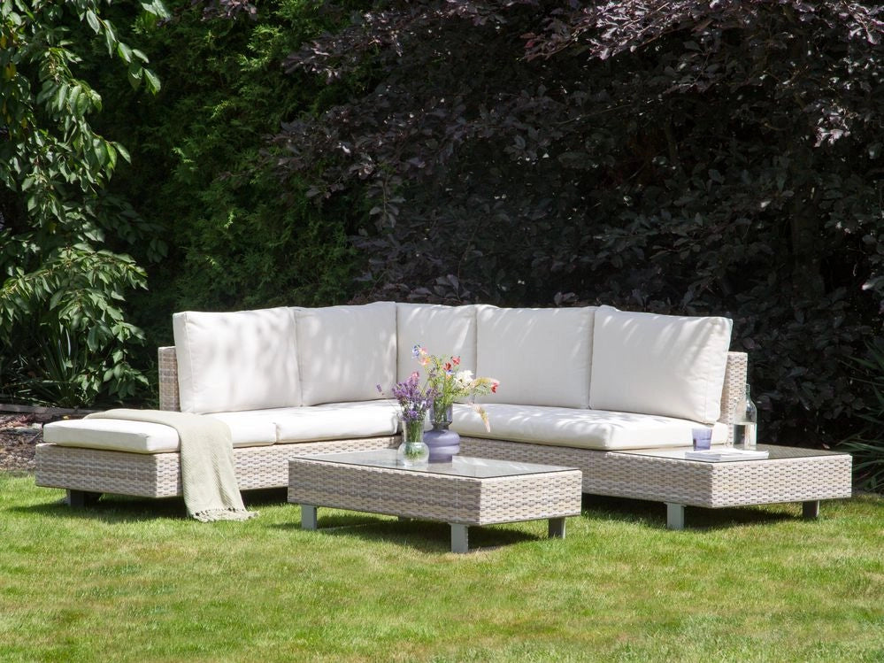 Set di divani da giardino 5 posti regolabile e cuscini bianchi con tavolino da caffè elegante