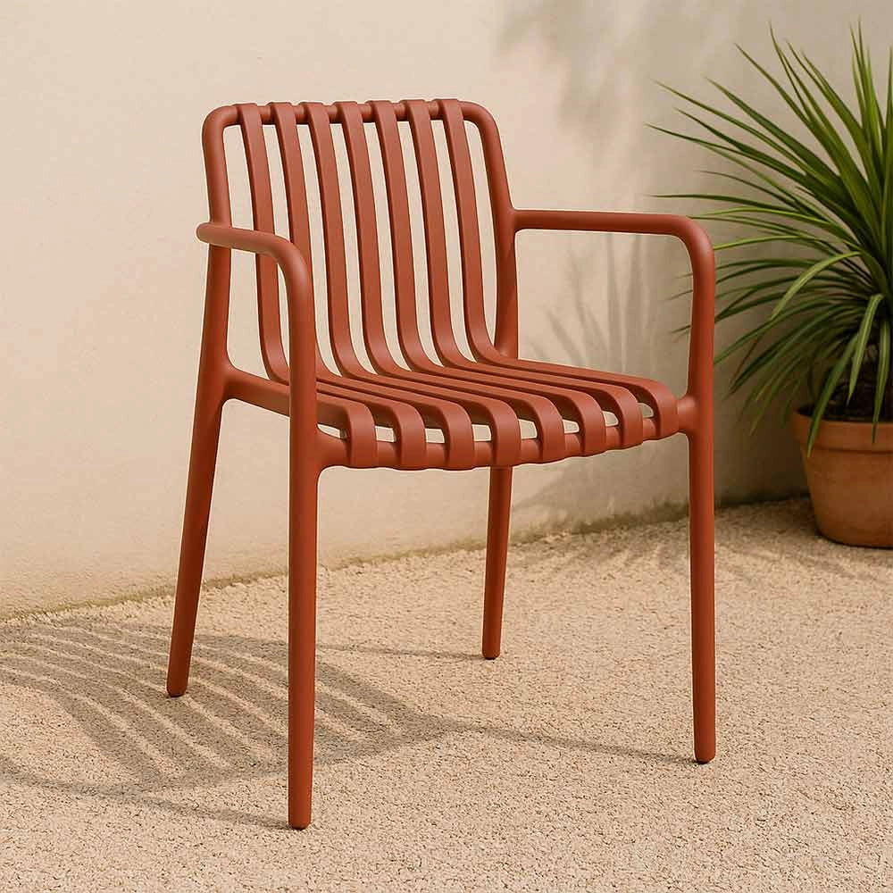 Sedia Iside da esterno in plastica rosso mattone comfort premium con braccioli
