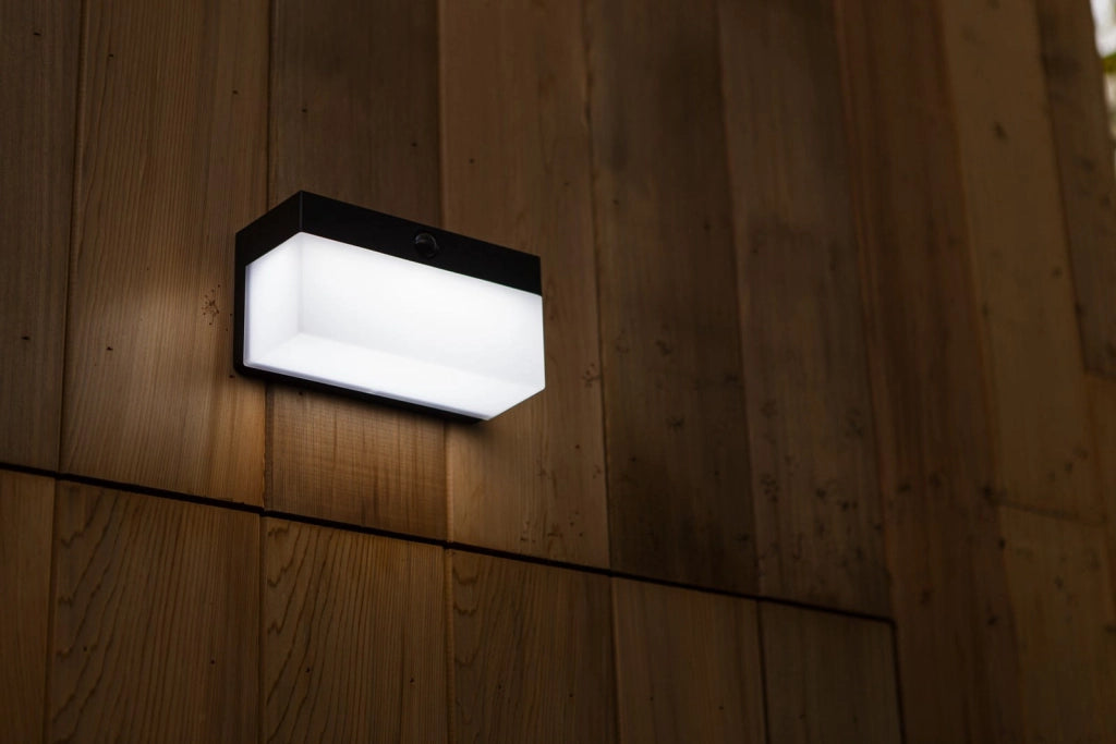Applique esterno FRAN nero LED 10W con sensori Lutec