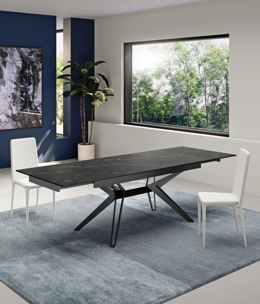 Sedia Cleo Impilabile in Similpelle Imbottita con Struttura in Metallo Bianco - Seduta e Schienale Ergonomici - Design Moderno