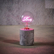 Lampada da tavolo LOVE rosa a batteria con timer  18x8 cm