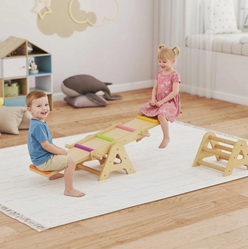 Gioco 2 in 1 IVMEU in legno multicolore, dondolo e trave di equilibrio per bambini da 2 a 4 anni