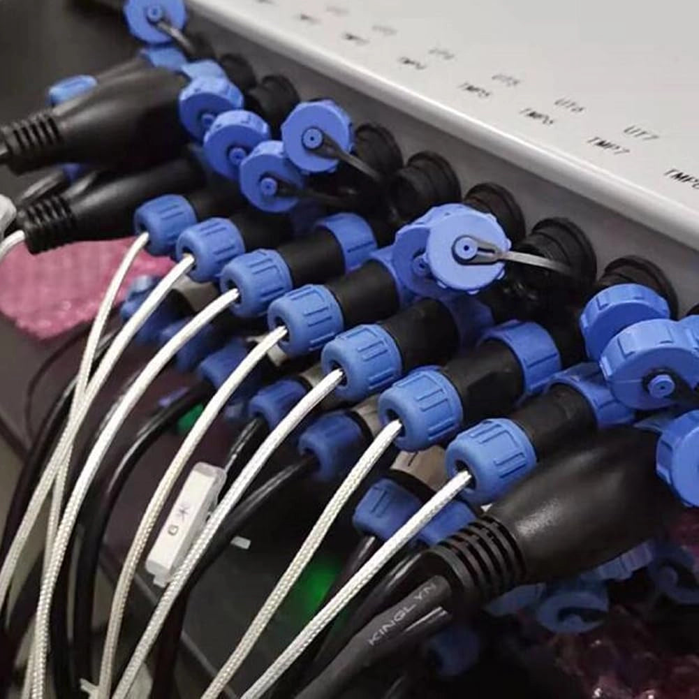Connettore multipolare SP13 per applicazioni aeronautiche, grado di protezione IP68, connettore maschio/femmina, 200 V, 5 A