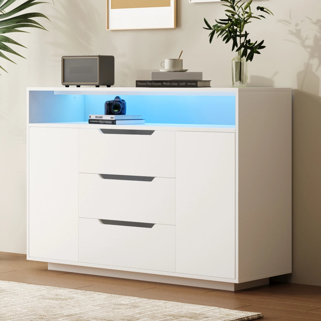Credenza moderna bianca con ripiani aperti, 3 cassetti e vani con ante, con luce LED integrata