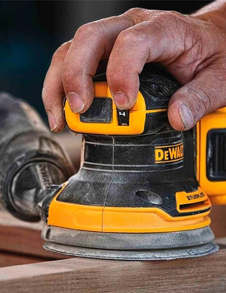 Levigatrice Roto-orbitale DeWALT  DCW210P2 (2 x 5,0 Ah + DCB115 + TSTAK II)