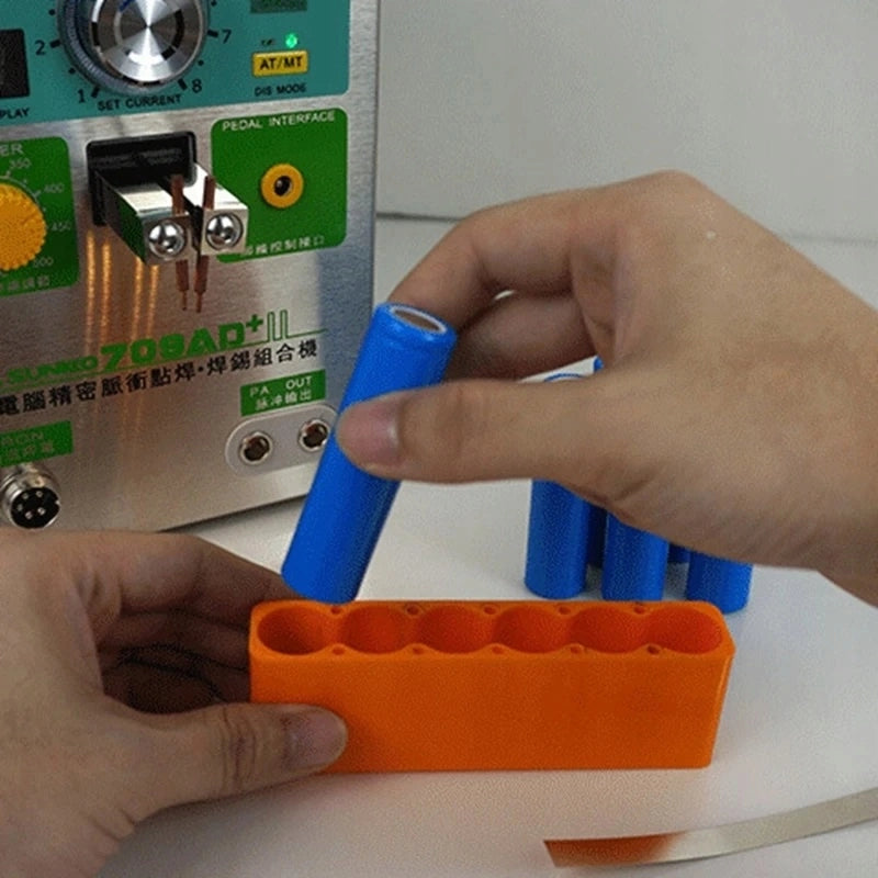 Forma per Saldatura Batterie 6x13 – Costruzione Stabile, Materiale Bakelite | Capacità 78 Celle | Per Saldatura Batterie