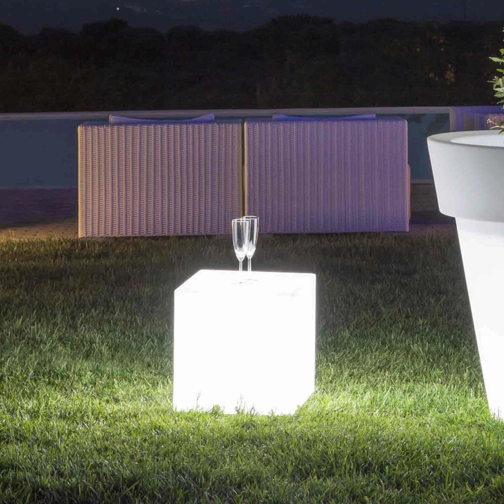 Lampada Cubo In Resina Quadrato H40 Luce Verde 40x40Cm