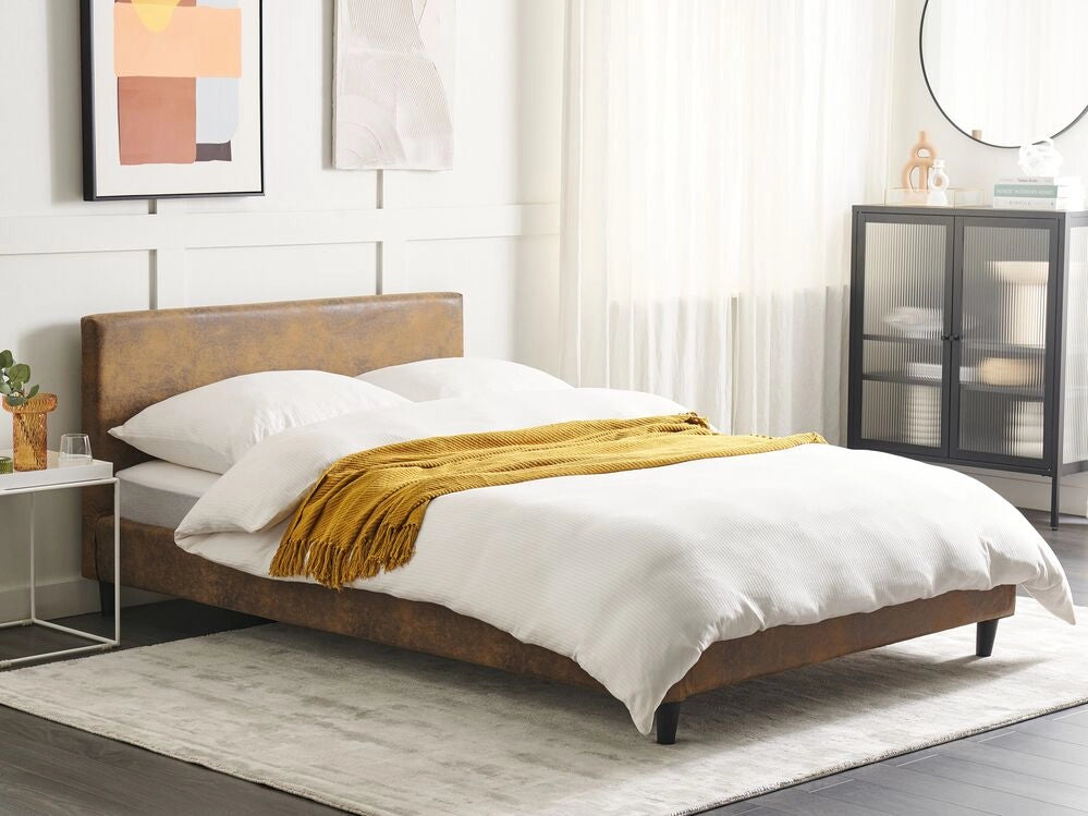 Letto matrimoniale in finta pelle marrone con rete a doghe 140 x 200 cm stile contemporaneo