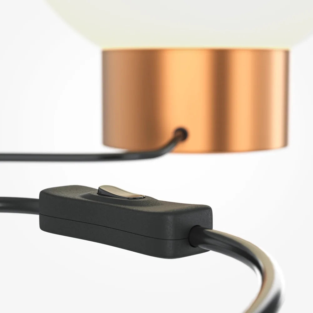 Maytoni Lampada da tavolo moderna Basic Form 1 luce E14 oro metallo vetro satinato