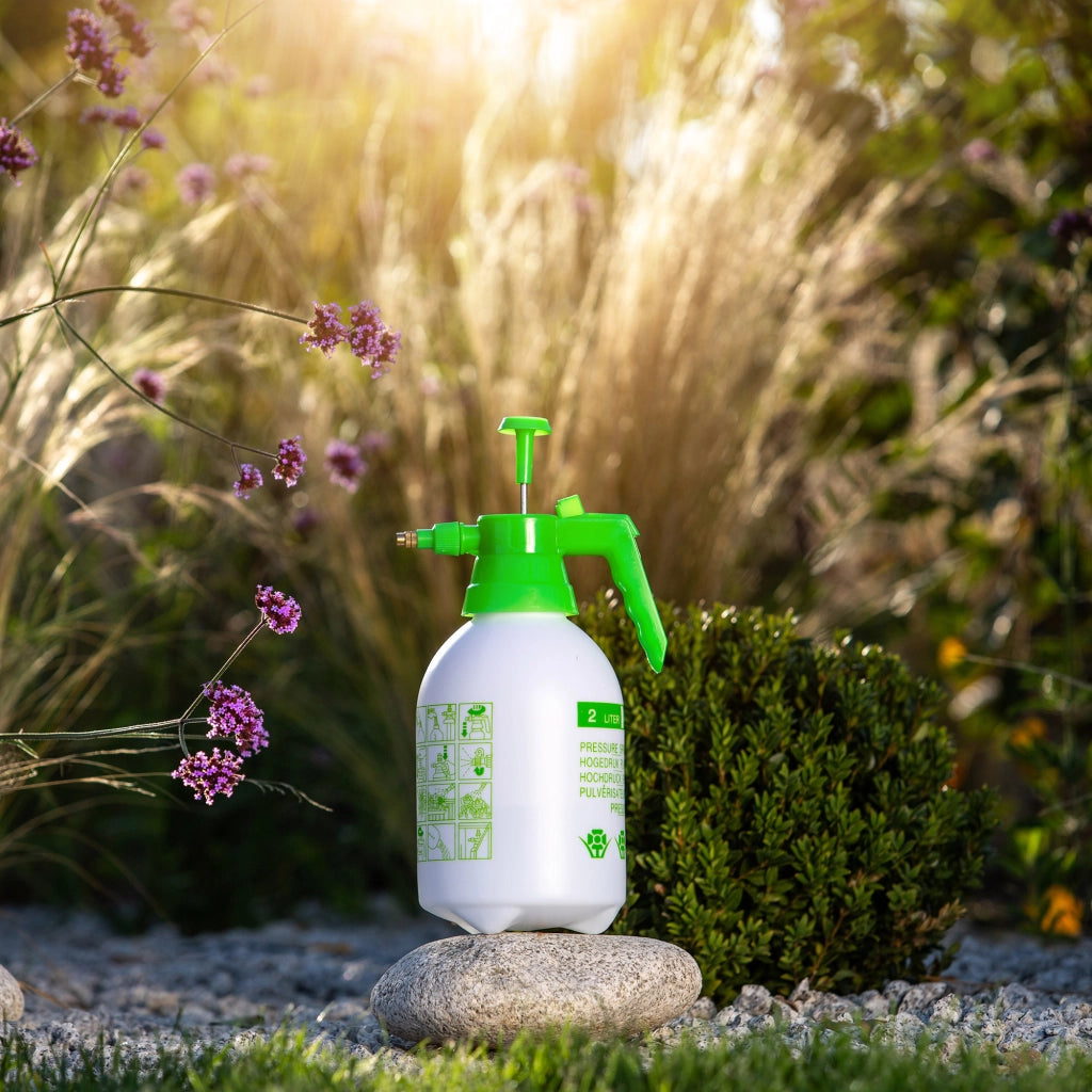 Spruzzatore a pressione manuale KADAX per giardino, 2 litri.