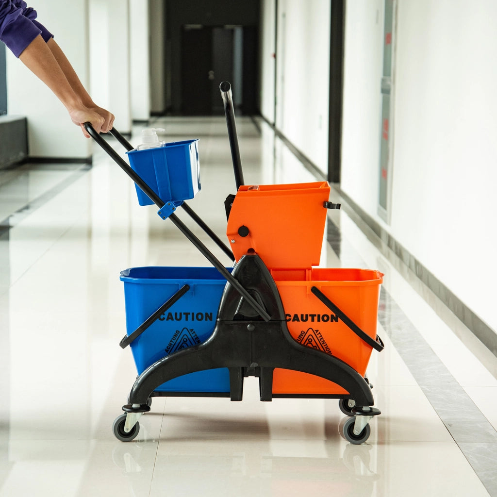 Carrello per pulizie con secchi ¨C Minimal ¨C 78x45x95 cm, arancio e blu, plastica e metallo