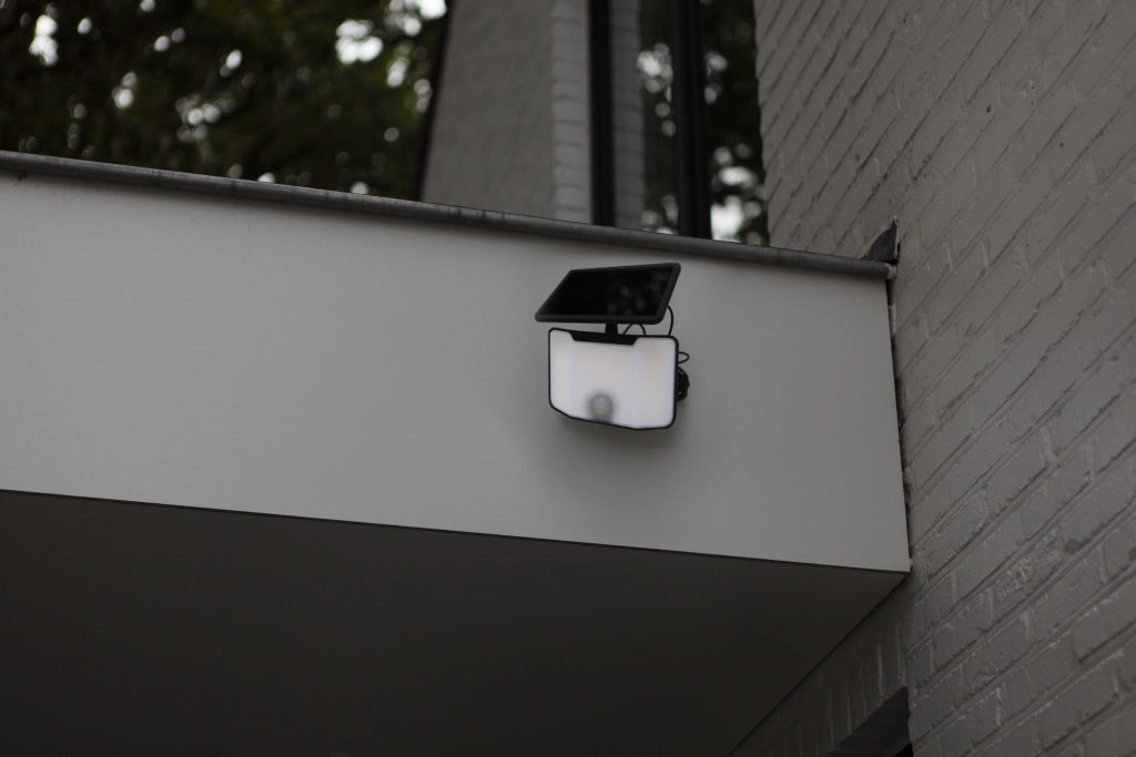 Faretto LED solare nero 6W PIR IP44 Lutec KOMBO
