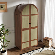 Armadio moderno con porte curve, barra appendiabiti e cassetti, colore noce