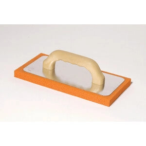 FRATTONE SPUGNA ARANCIO C/MANICO LEGNO 100X240 MM- COMITEL- 1,0 pz