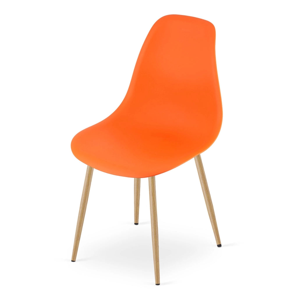 Sedia WAT arancione con gambe effetto legno naturale