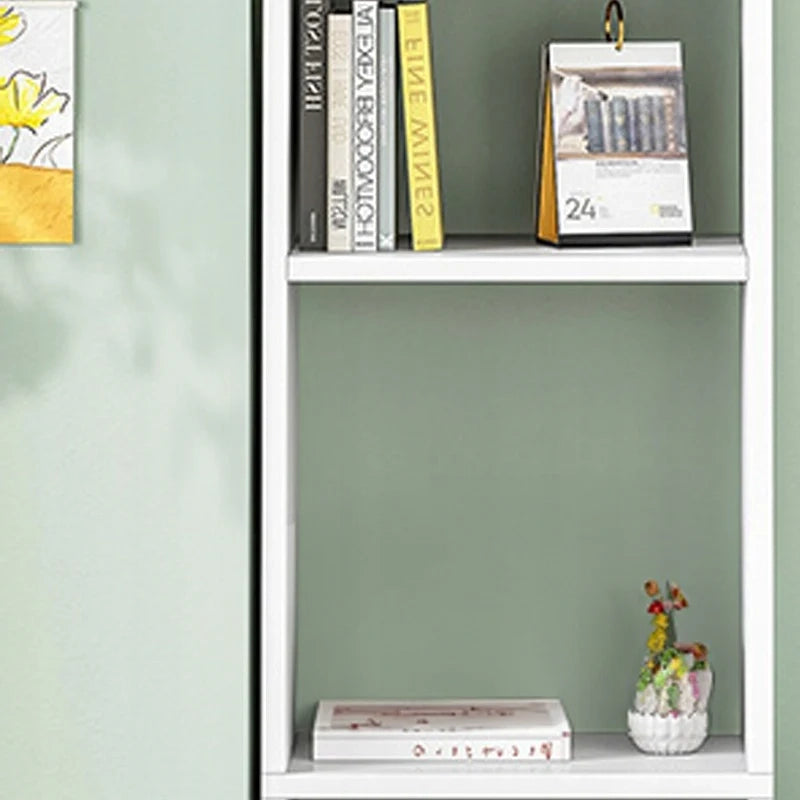Armadio a Colonna Bianco Stile Loft Scandinavo con Ripiani Ideale per Libri