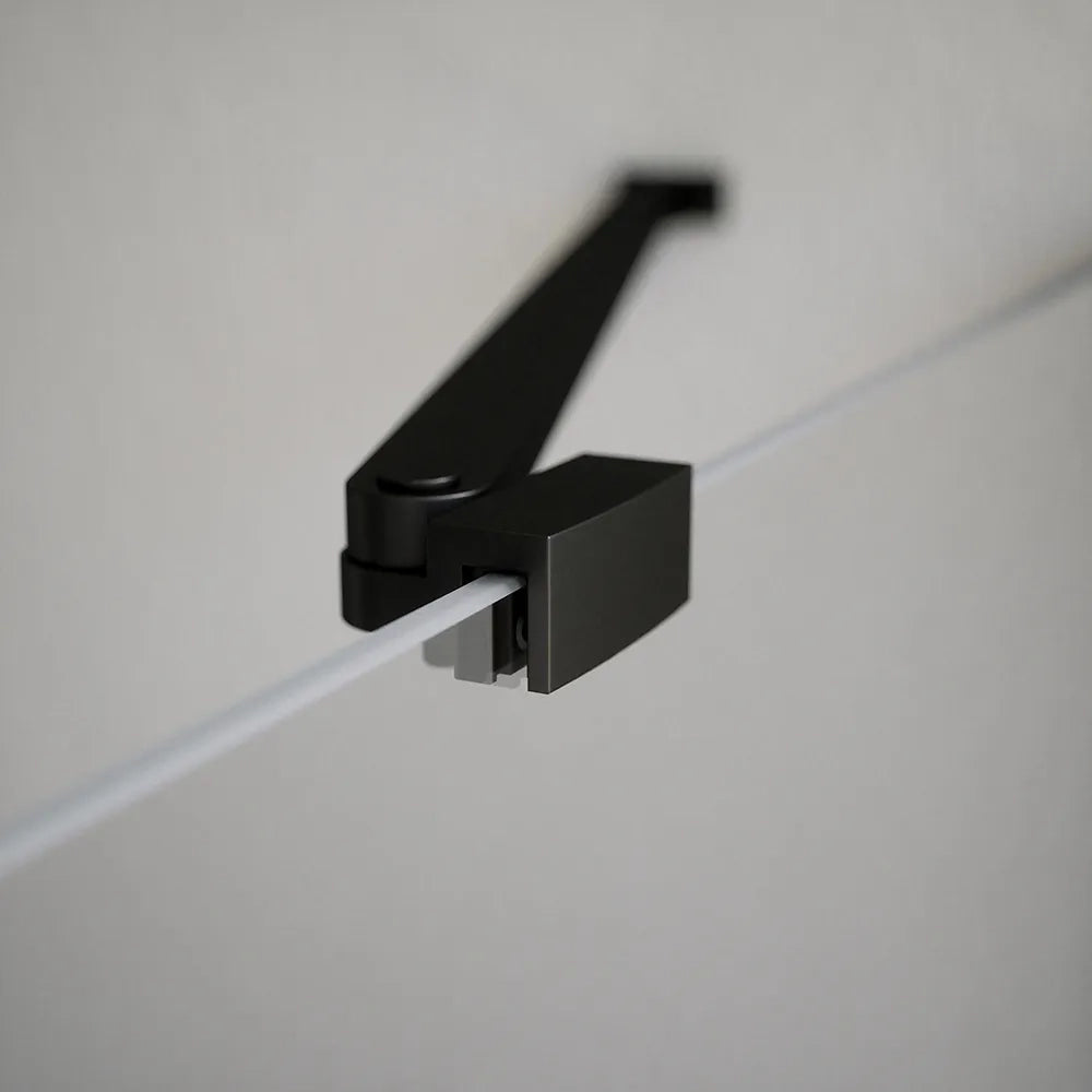 Box doccia 70x80cm con apertura a battente e parete fissa, profili nero opaco e vetro da 6mm trasparente h195 | Elba