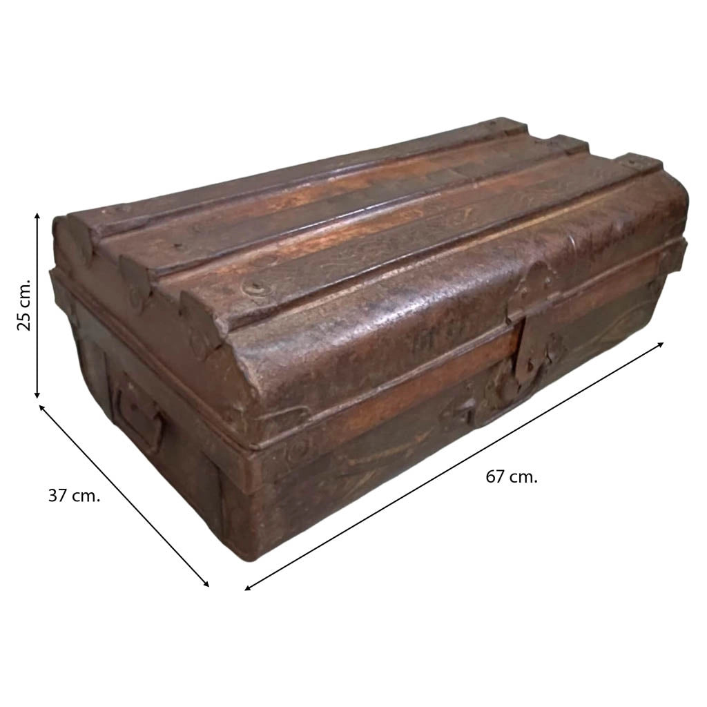 Valigia artigianale in metallo, 67x37x25h cm