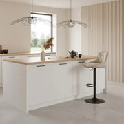 Set di 2 sgabelli da bar e cucina regolabili in altezza in microfibra beige Luca con struttura in metallo e poggiapiedi | Duzzle