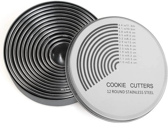 Set di forme in acciaio inossidabile per biscotti e torte - 12 pezzi