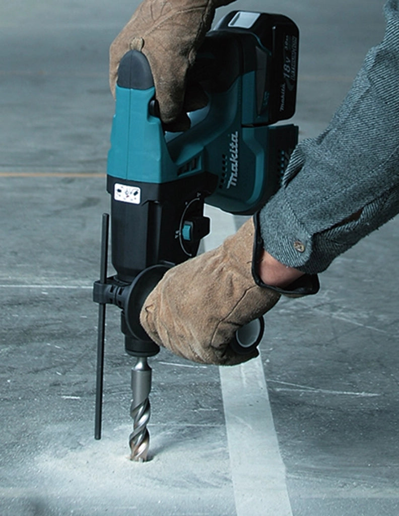 MAKITA Kit DLX4104TJ1 (DHP481 + DHR243 + DTD153 + DGA513 + 3 x 5,0 Ah + DC18RC + MAKPAC 3 + MAKPAC 4)