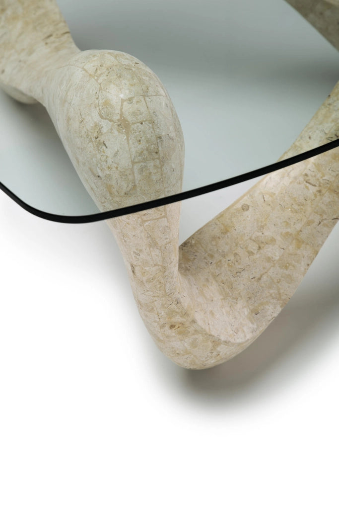 Tavolino Tetris con base in pietra fossile White Agata e piano in vetro temperato - Design moderno con struttura in compensato