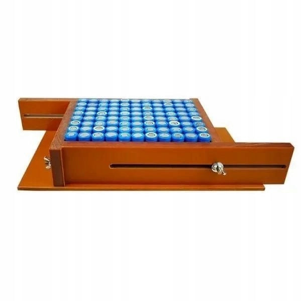 Forma per Saldatura Batterie 6x16 – Struttura Stabile, Materiale Bakelite | Capacità 96 Celle