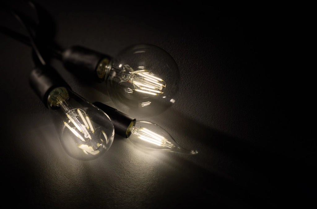 Lampadina LED sferica trasparente E14 4W 3000K 470lm Trio