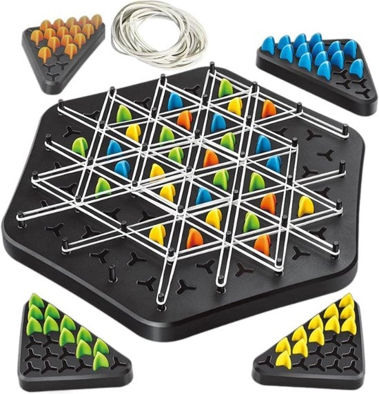 Gioco Triggle con cinture elastiche per bambini e adulti. Classico gioco a tre lati per 2-4 giocatori. Gioco di strategia essenziale per svago educativo.