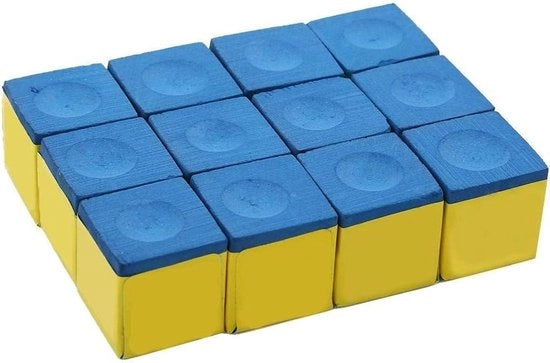 Pavimento per piscina in calcestruzzo con presa antiscivolo, accessori per biliardo e snooker in colore blu.